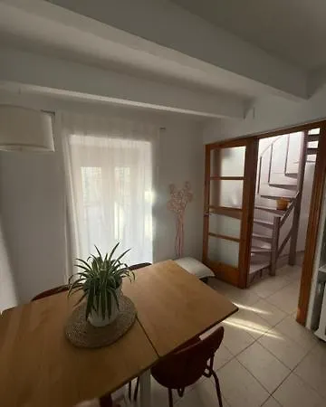 בית נופש Casa Lluna 13 *